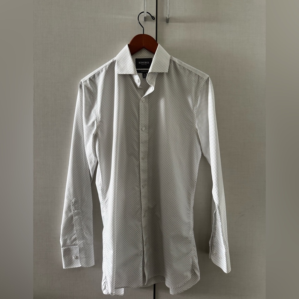 Polka Dot Slim Fit Shirt. Size 15/33.